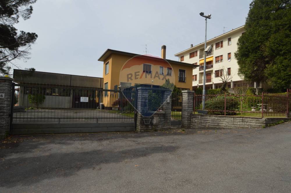 capannone in affitto a Varese in zona Viale Borri