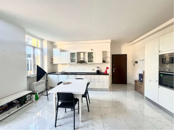 appartamento in affitto a Varese in zona Centro Città