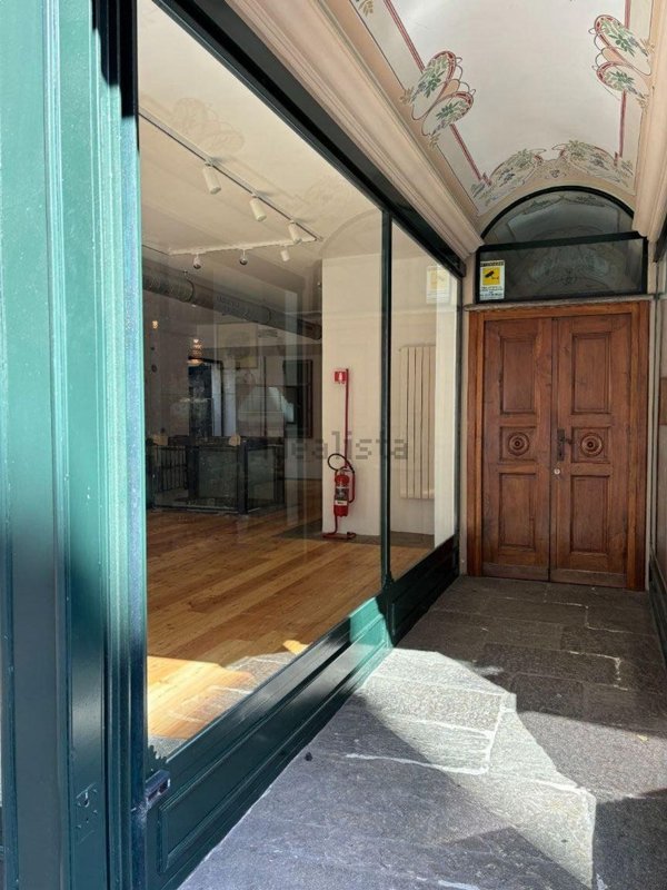 negozio in affitto a Varese in zona Centro Città