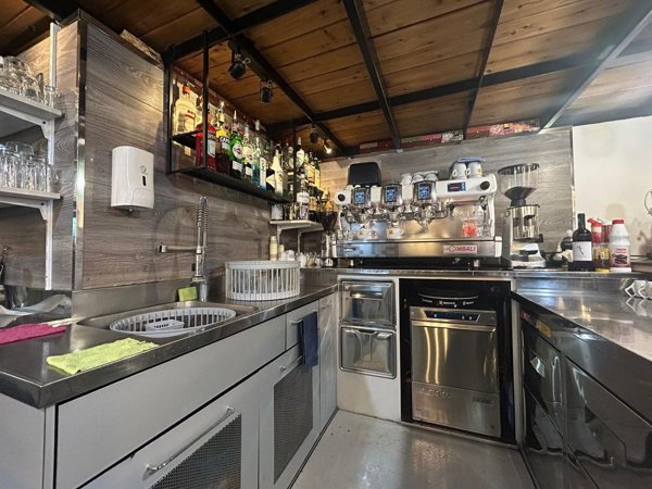 negozio in affitto a Varese in zona Centro Città