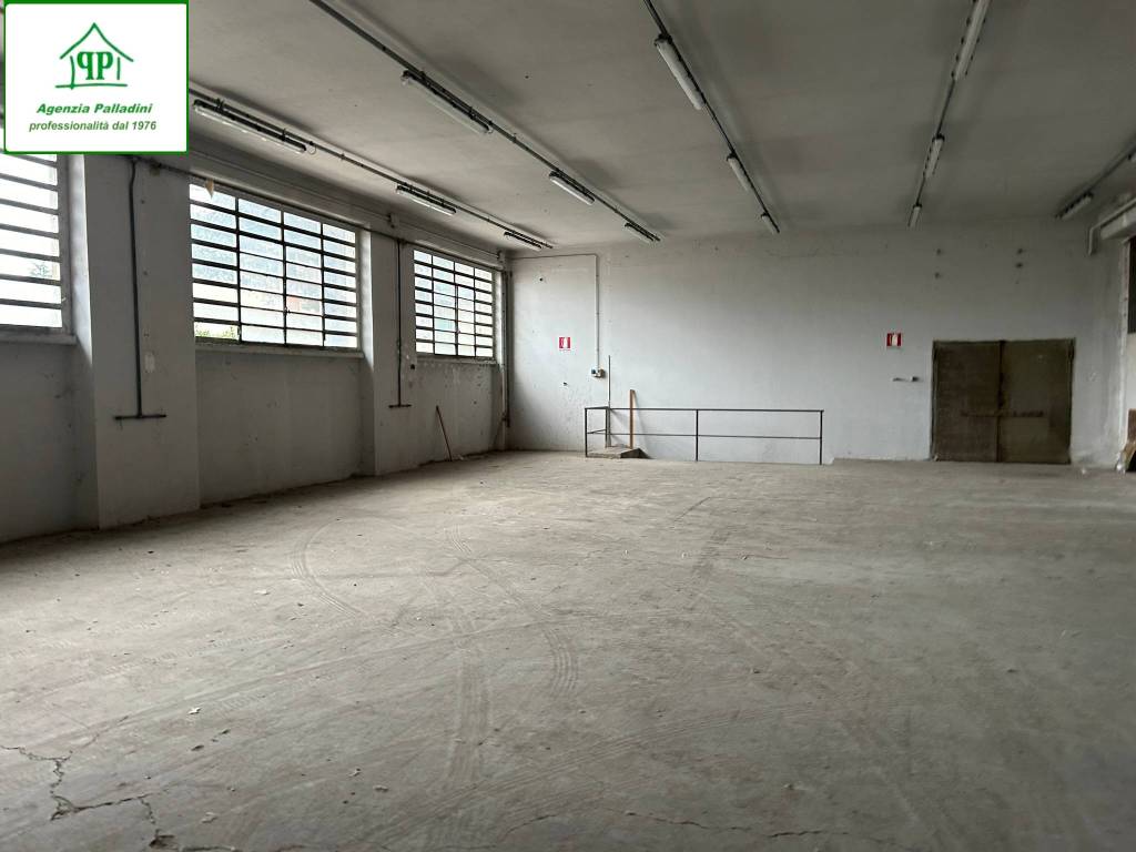 negozio in affitto a Varese in zona Viale Belforte