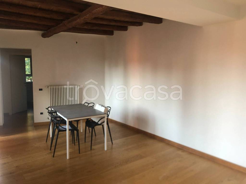 appartamento in affitto a Varese in zona Velate