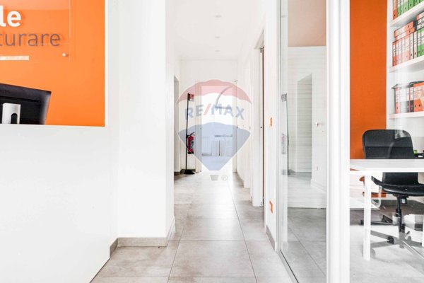 negozio in affitto a Varese in zona Centro Città
