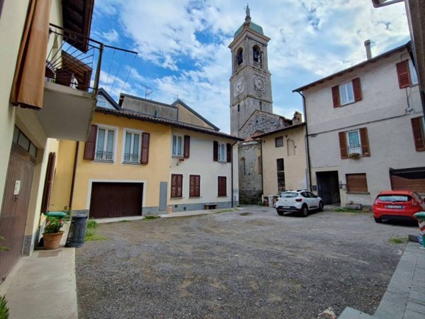 appartamento in affitto a Varese in zona Santa Maria del Monte