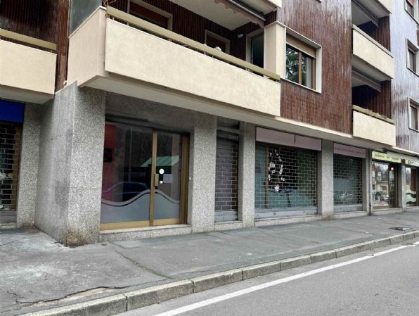 negozio in affitto a Varese in zona Masnago