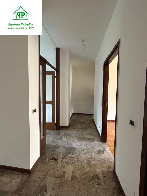 appartamento in affitto a Varese in zona Brunella