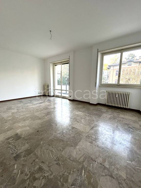 appartamento in affitto a Varese in zona Brunella