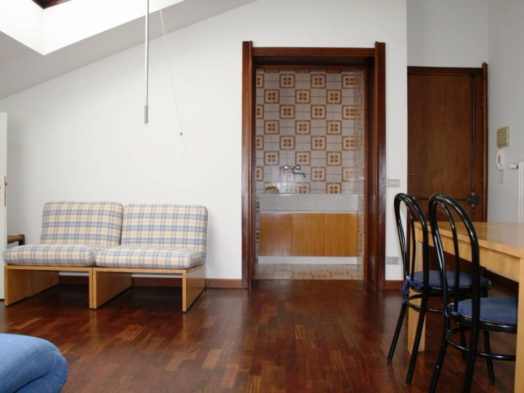 appartamento in affitto a Varese in zona Bosto