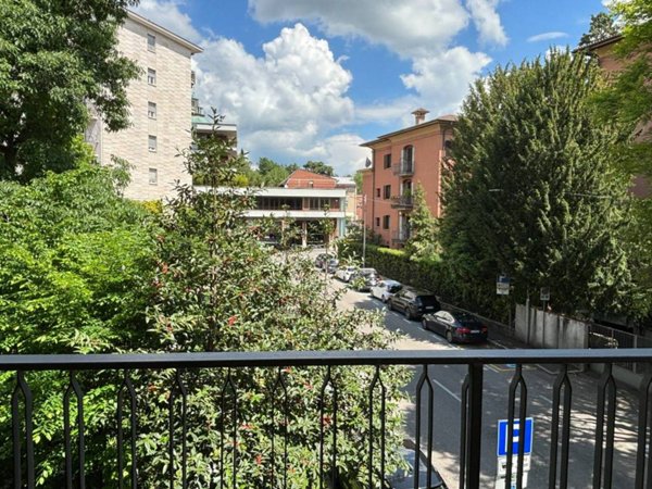 appartamento in affitto a Varese in zona Brunella