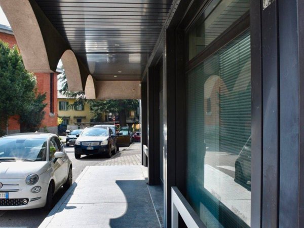 negozio in affitto a Varese in zona Bobbiate