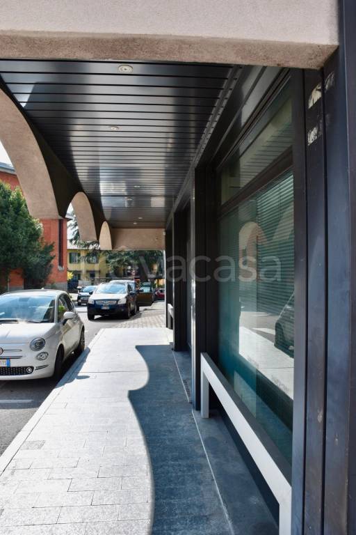negozio in affitto a Varese in zona Bobbiate