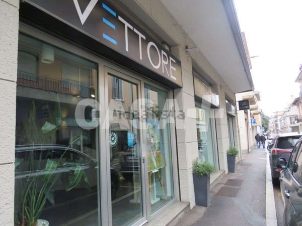 negozio in affitto a Varese