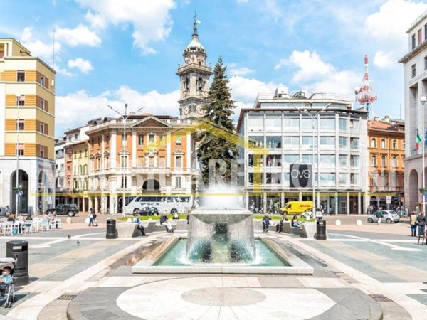 negozio in affitto a Varese in zona Biumo