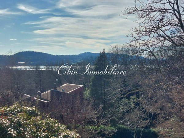 casa indipendente in affitto a Varese in zona Lissago