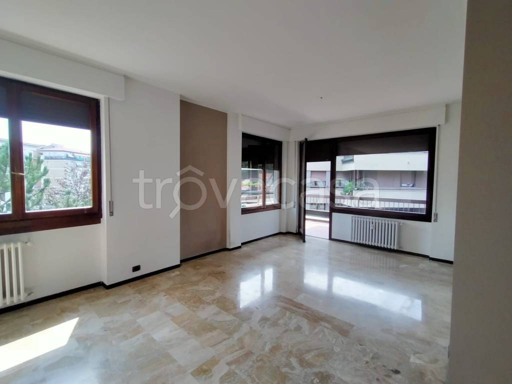 appartamento in affitto a Varese in zona Bosto