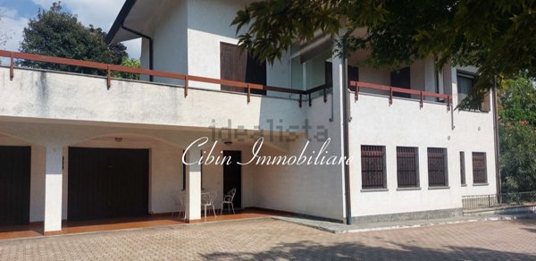 casa indipendente in affitto a Varese in zona Lissago