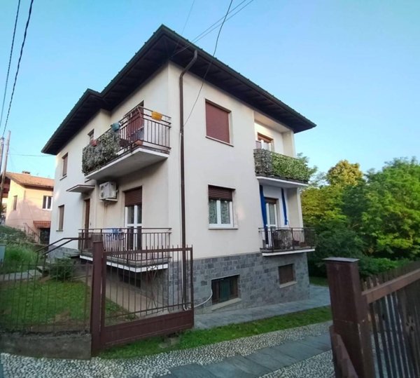 appartamento in affitto a Varese in zona Avigno