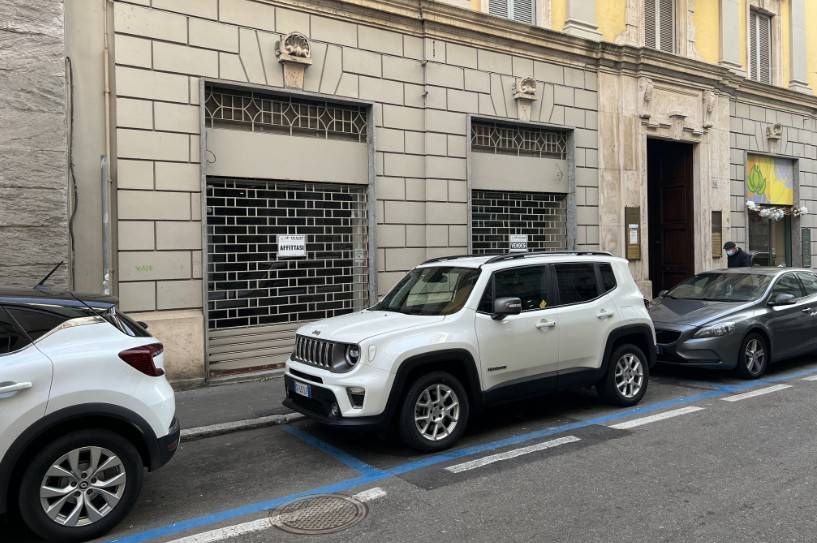 negozio in affitto a Varese in zona Biumo