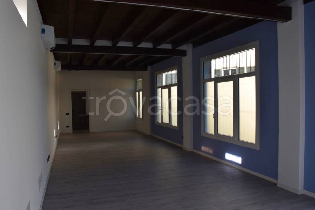 monolocale in affitto a Varese in zona Biumo