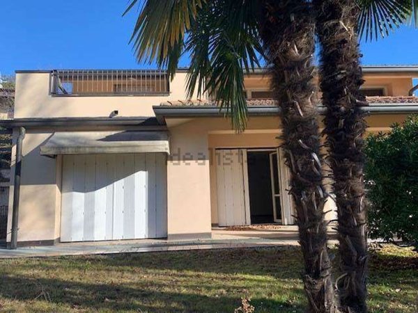 casa indipendente in affitto a Varese