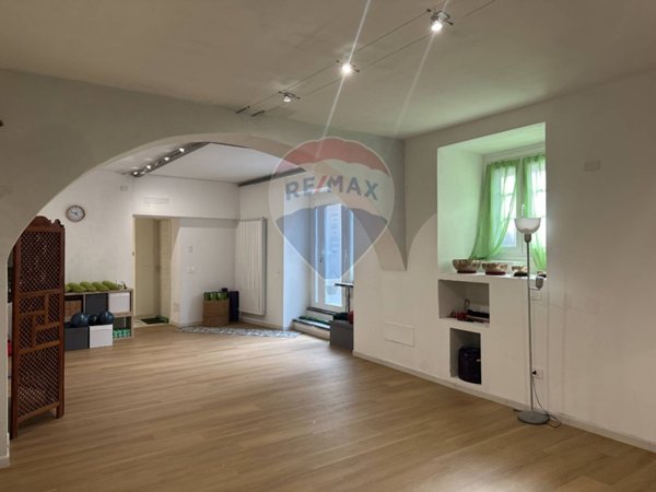 negozio in affitto a Varese in zona Centro Città