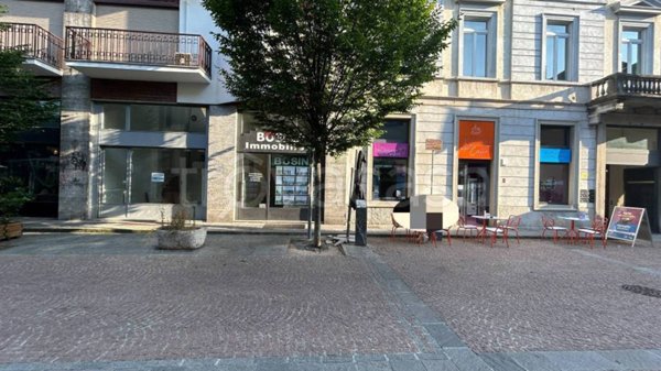 trivano in affitto a Varese in zona Centro Città