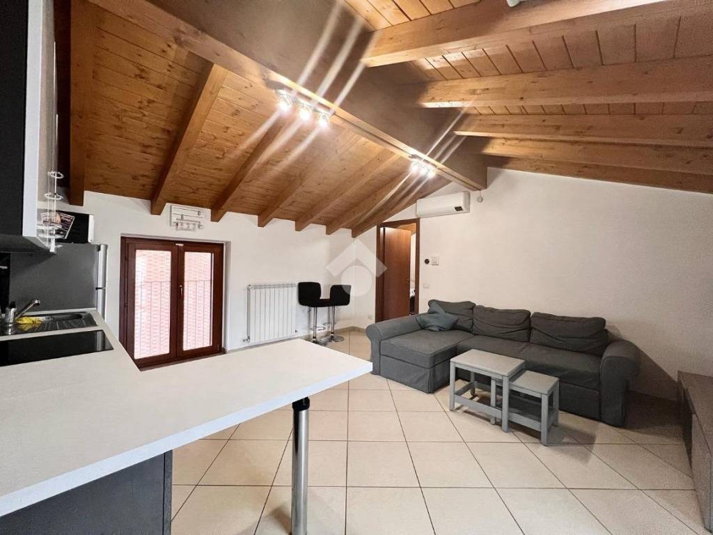 appartamento in affitto a Varese in zona Giubiano