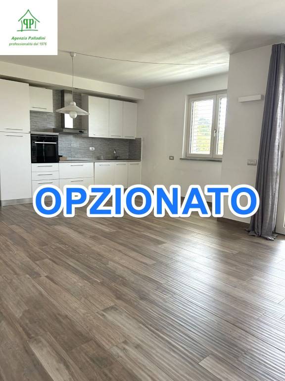 appartamento in affitto a Varese in zona Viale Europa