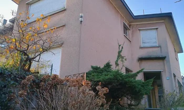 casa indipendente in affitto a Varese in zona Giubiano