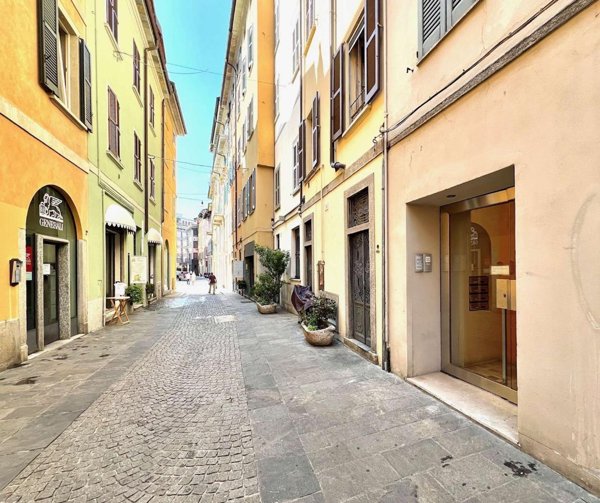 appartamento in affitto a Varese in zona Centro Città