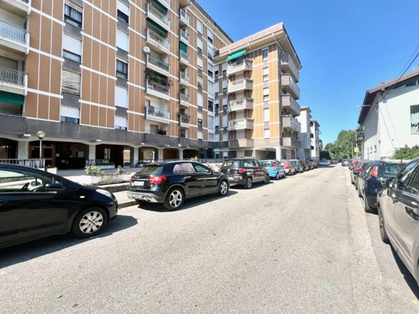 negozio in affitto a Varese in zona Viale Belforte