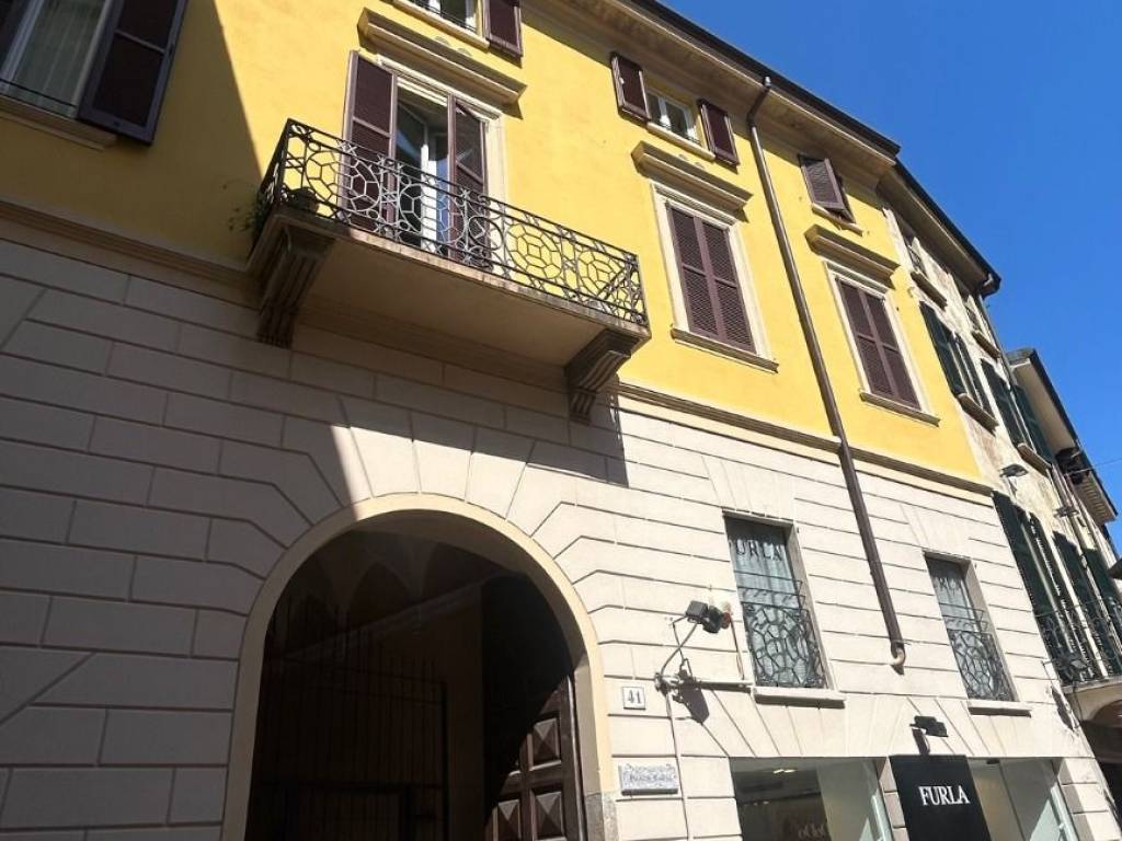 appartamento in affitto a Varese in zona Centro Città
