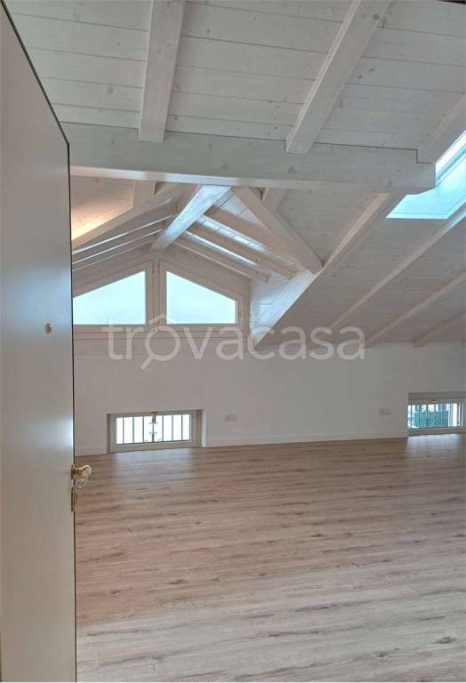 appartamento in affitto a Varese in zona Centro Città