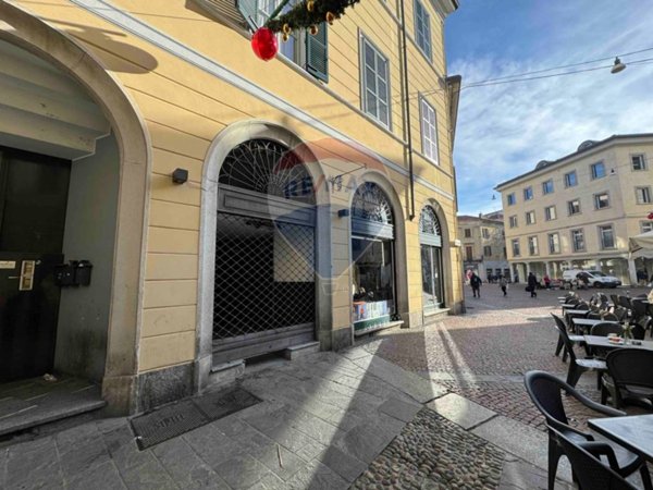 negozio in affitto a Varese in zona Biumo
