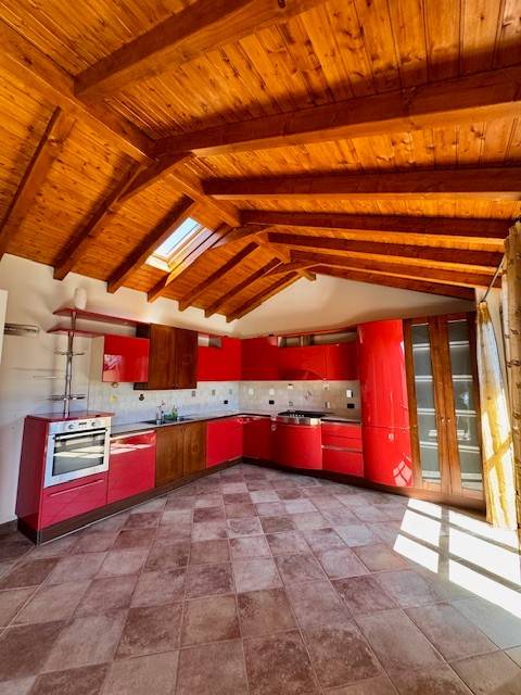 appartamento in affitto a Varese in zona Giubiano