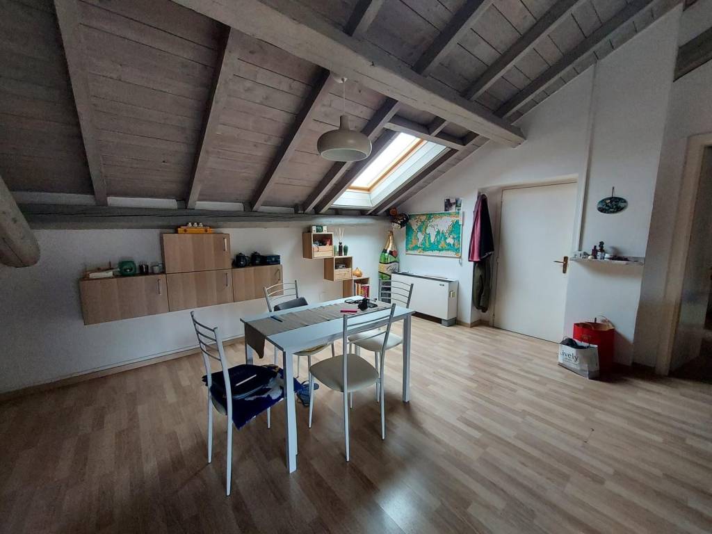 appartamento in affitto a Varese in zona Biumo