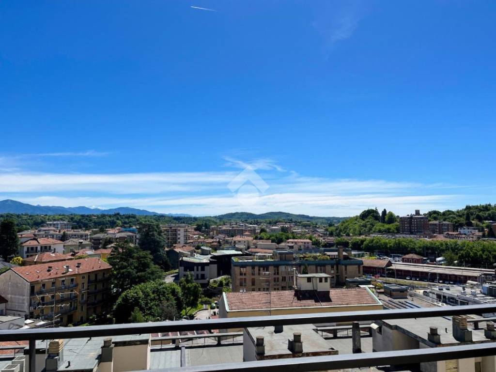 appartamento in affitto a Varese in zona Biumo