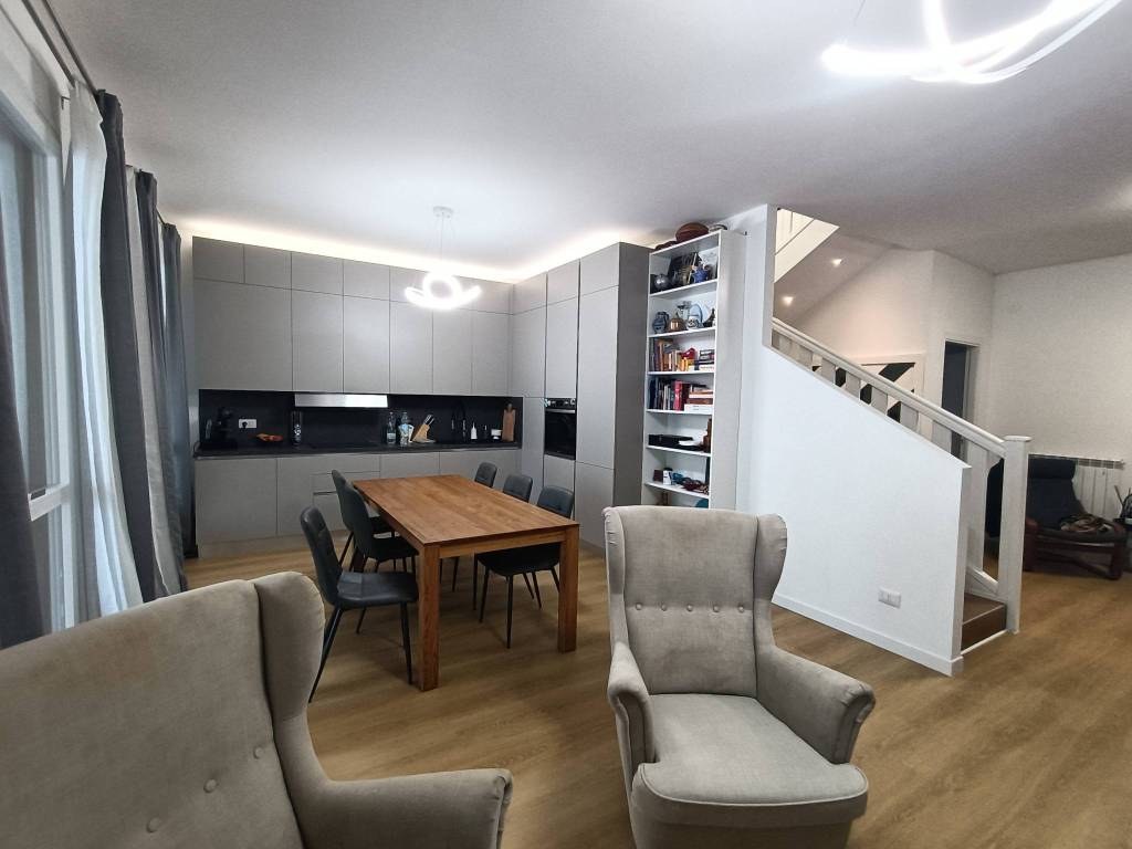 appartamento in affitto a Varese in zona Biumo