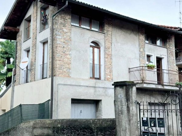 appartamento in affitto a Varese in zona Casbeno