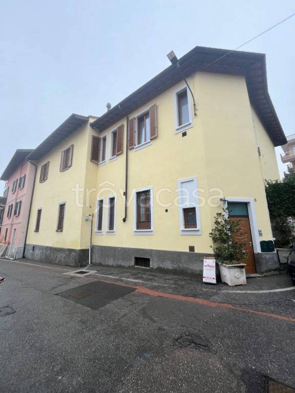 appartamento in affitto a Varese in zona Casbeno