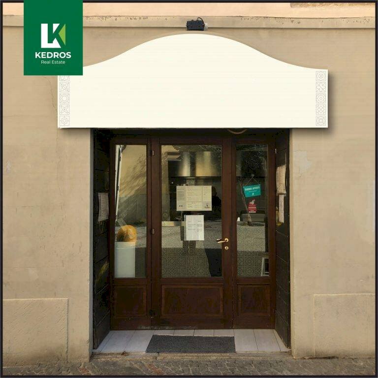 locale commerciale in affitto a Varese in zona Centro Città