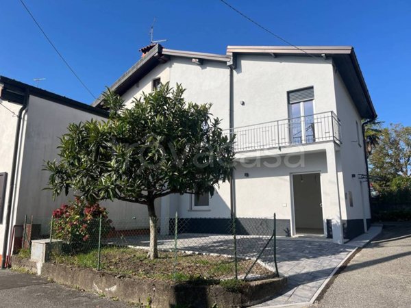 casa indipendente in affitto a Varese in zona Lissago