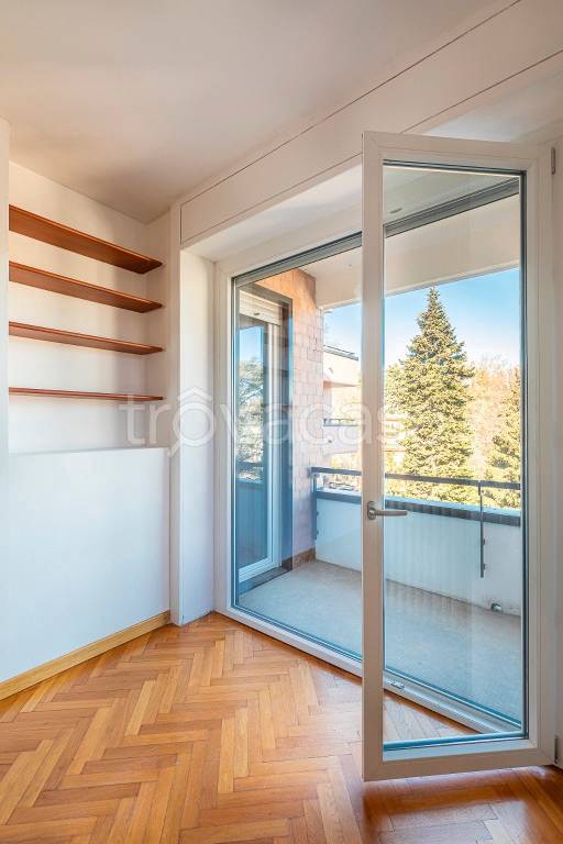 appartamento in affitto a Varese in zona Brunella