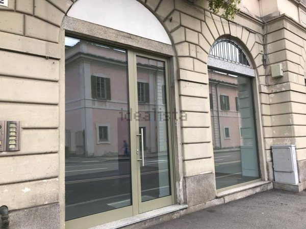 negozio in affitto a Varese in zona Centro Città