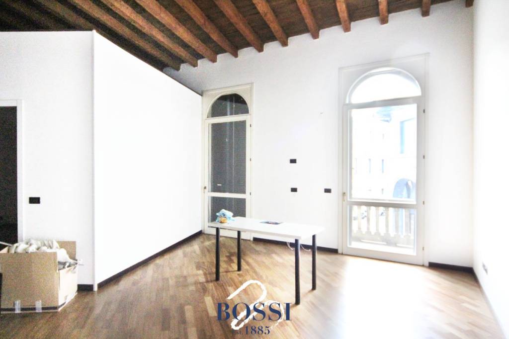 appartamento in affitto a Varese in zona Centro Città
