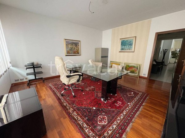 ufficio in affitto a Varese in zona Centro Città