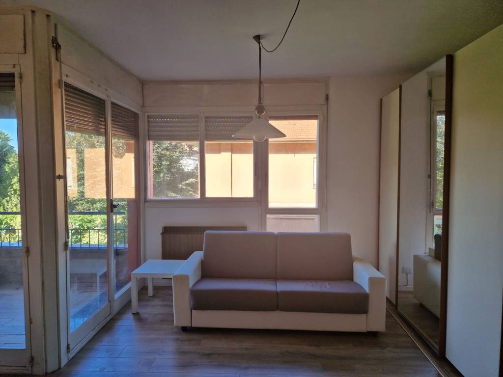 appartamento in affitto a Varese in zona Giubiano