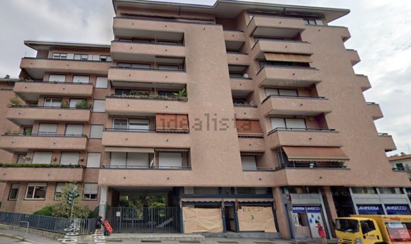 appartamento in affitto a Varese in zona Brunella