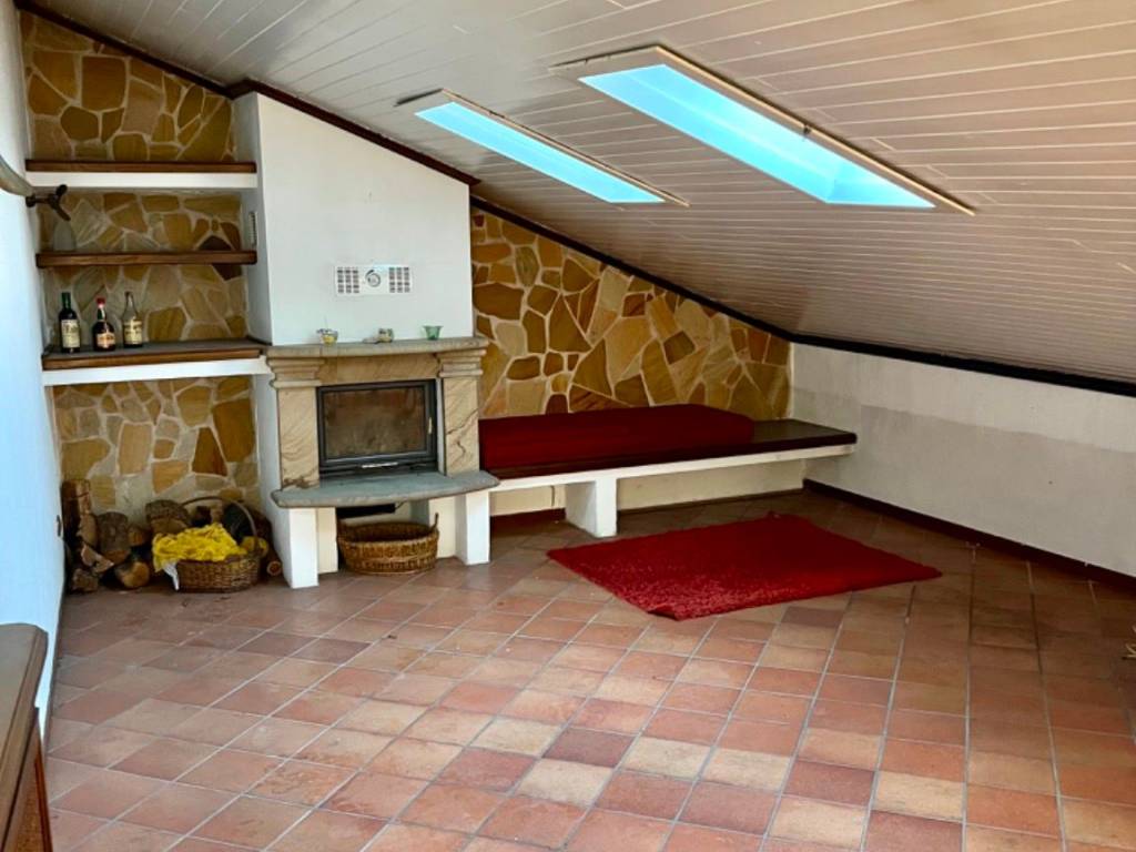 locale commerciale in affitto a Varese in zona Biumo