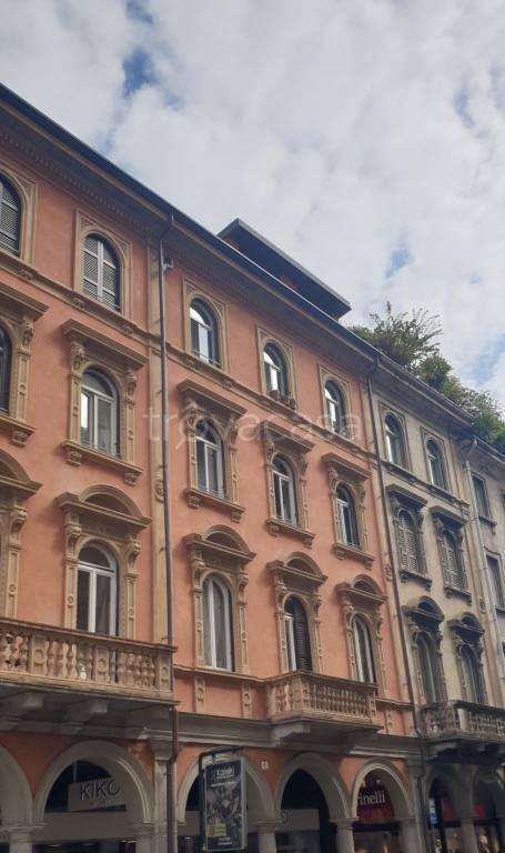 appartamento in affitto a Varese in zona Centro Città